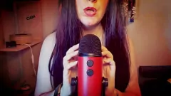 Reproduzir Curvilínea italiana MILF Nicoletta Embassi em intensa sessão solo com Big Dildo