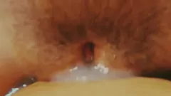 Abspielen Amateur -Brünette haarige Pussy Creampie mit Sperma gefüllt