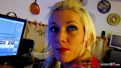 Redare Inked Teen Gets Review Anal: Hardcore tatuate adolescent călătorește cocoș mare