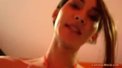 Redare Handjob și Bareback Anal Adventure cu Asian Ladyboy Prem