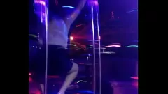 Reproducir Spy Cam captura una sesión de baile travieso con Anny, la deliciosa perra