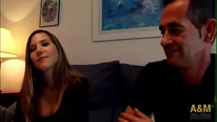 Jouer Regardez le fantasme de ce cocu prend vie dans un trio espagnol explicite