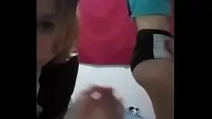 Afspelen Amigas bondando en aimo de presentagram