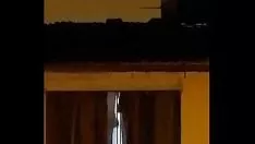 Abspielen Espiando a la vecina sin tanga