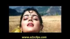 Reproducir Mamta kulkarni hot vocals - espectáculo de imágenes en movimiento de bollywood dilbar - estilo vocal -