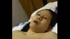 Odtwórz Rogaty syjamski milf z wielkimi grzechami masturbuje się p3