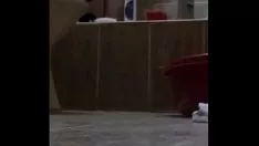تشغيل Mi prima en la ducha