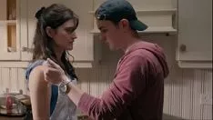 تشغيل Cdene كاهاني في ال خادمة (2014)
